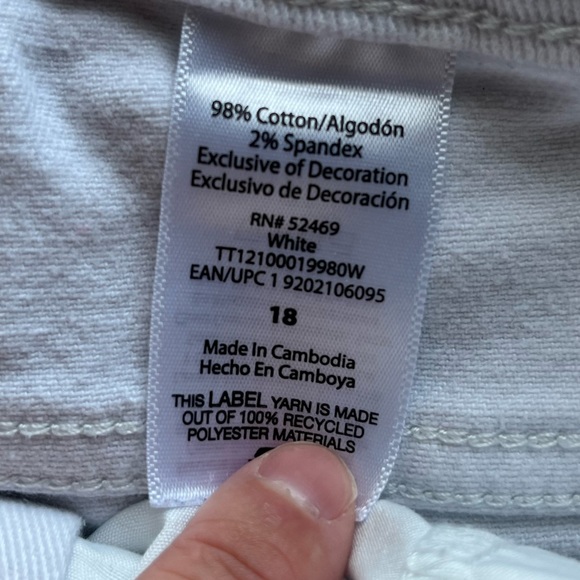 Time and Tru high rise white shorts 18 - Picture 5 of 7